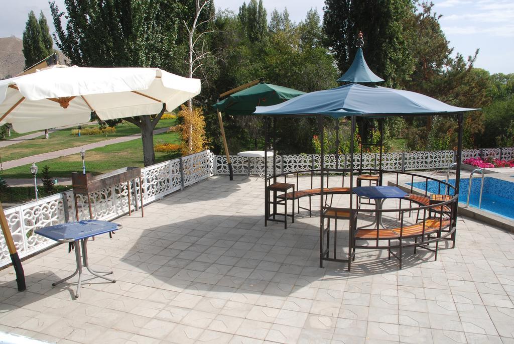 " У Татьяны" Hotel Чолпон-Ата Екстериор снимка